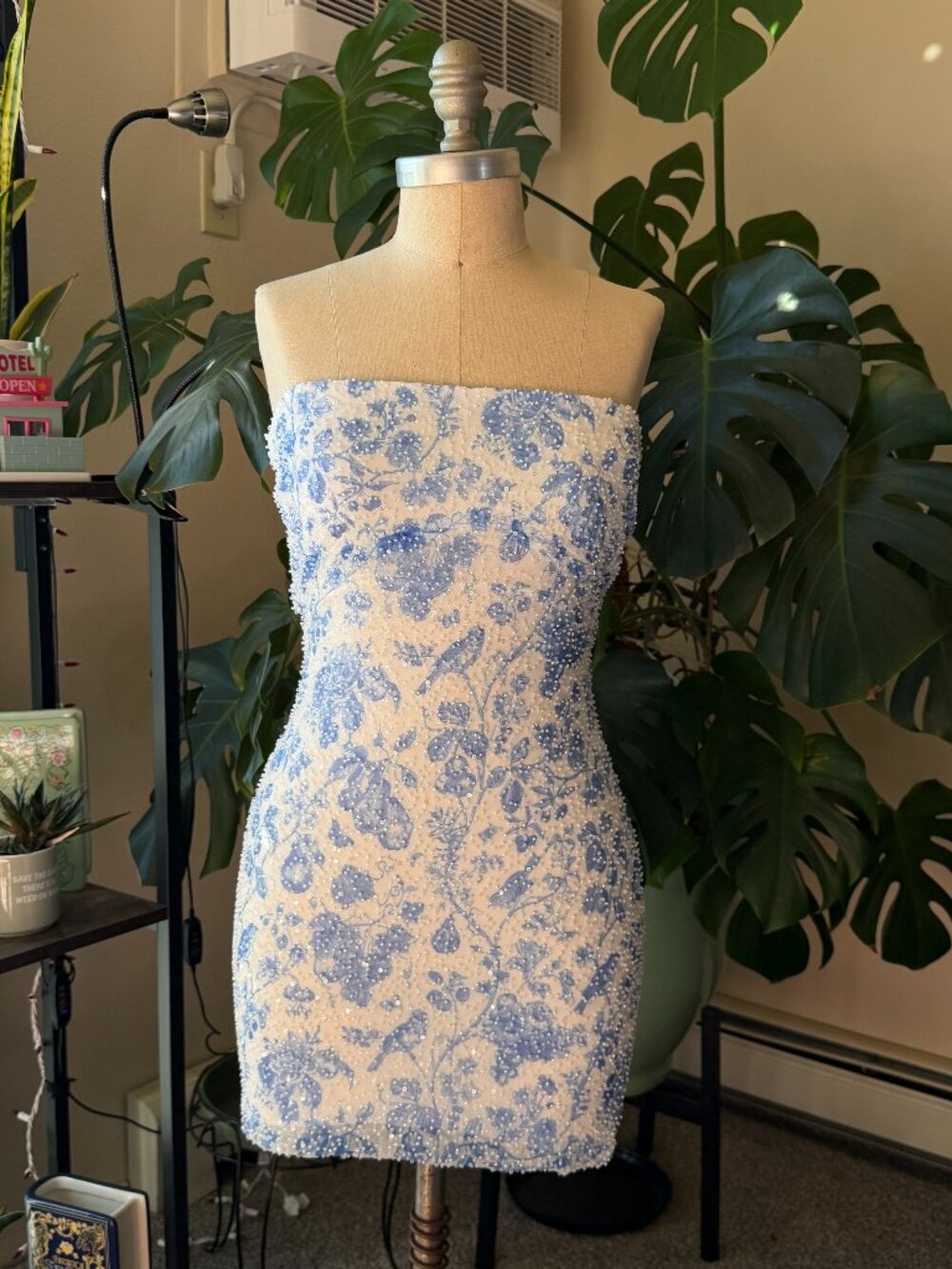 Windsor Astrid Floral Beaded Strapless Mini Dress in Women's M